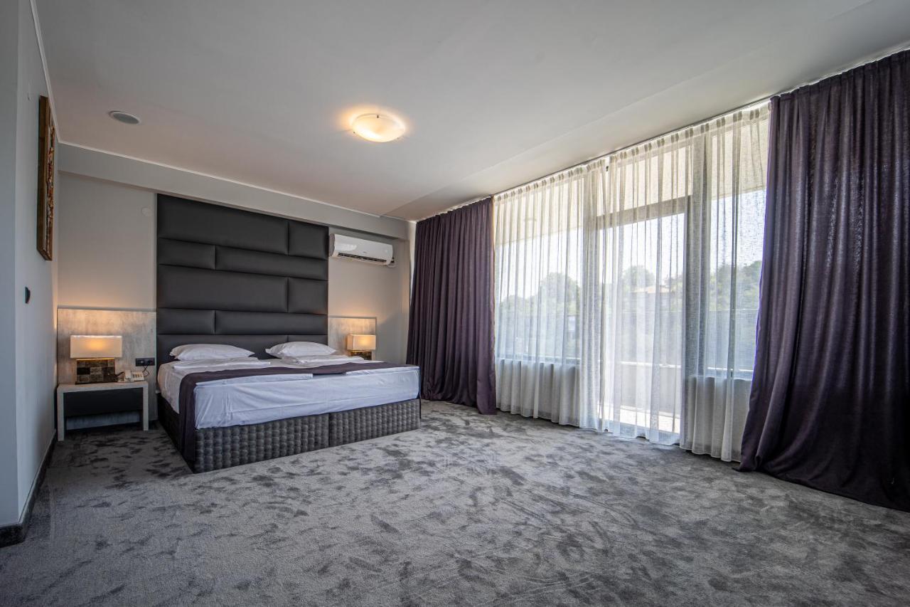 Hotel Caesar 2 Kŭrdzhali Eksteriør bilde