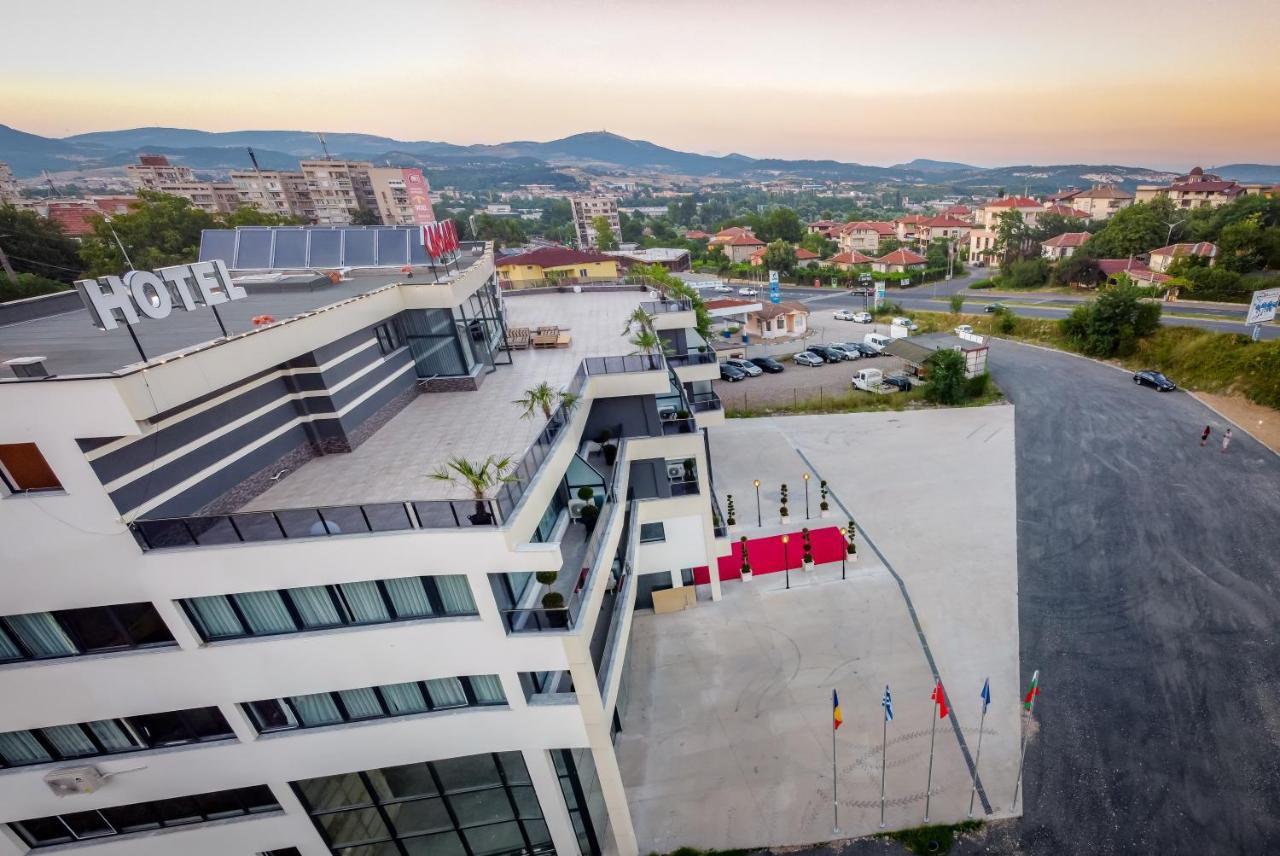 Hotel Caesar 2 Kŭrdzhali Eksteriør bilde